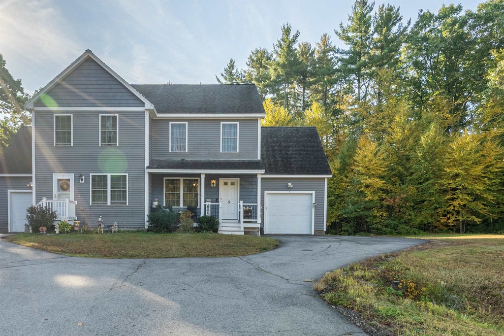 Photo of 5 Kinsley Drive, Newton, NH 03858 (MLS # 5112764)