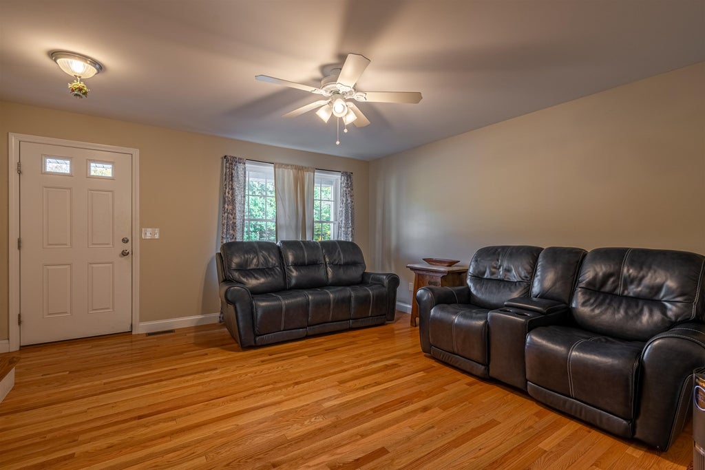 Photo of 5 Kinsley Drive, Newton, NH 03858 (MLS # 5112764)