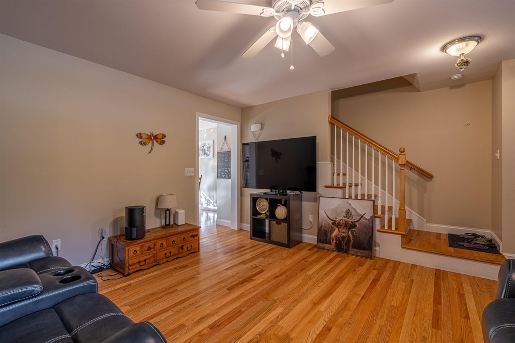 Photo of 5 Kinsley Drive, Newton, NH 03858 (MLS # 5112764)