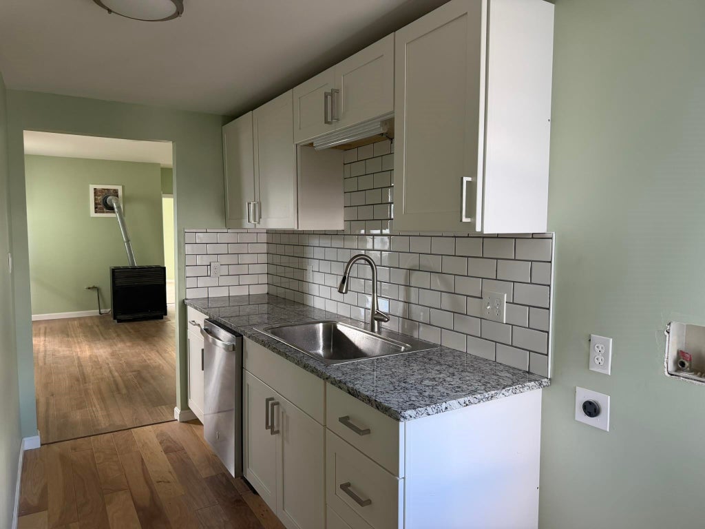 Photo of 593 Hevey Street #2, Manchester, NH 03102 (MLS # 5108273)