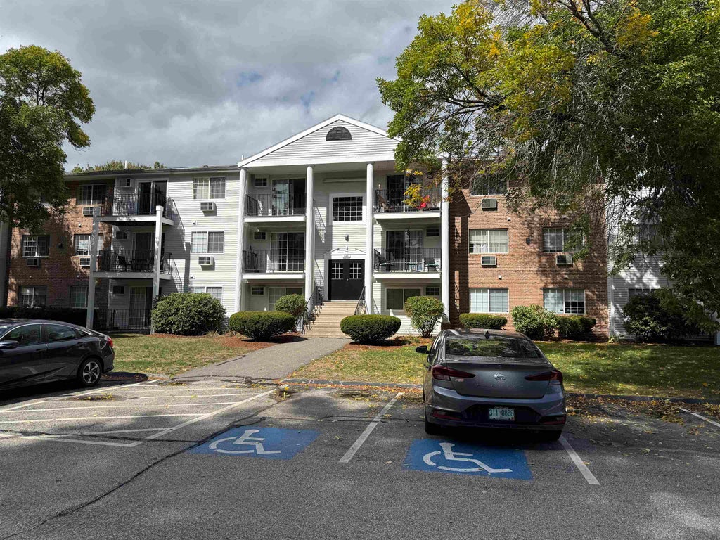 Photo of 385 Huse Road #18, Manchester, NH 03103 (MLS # 5114383)