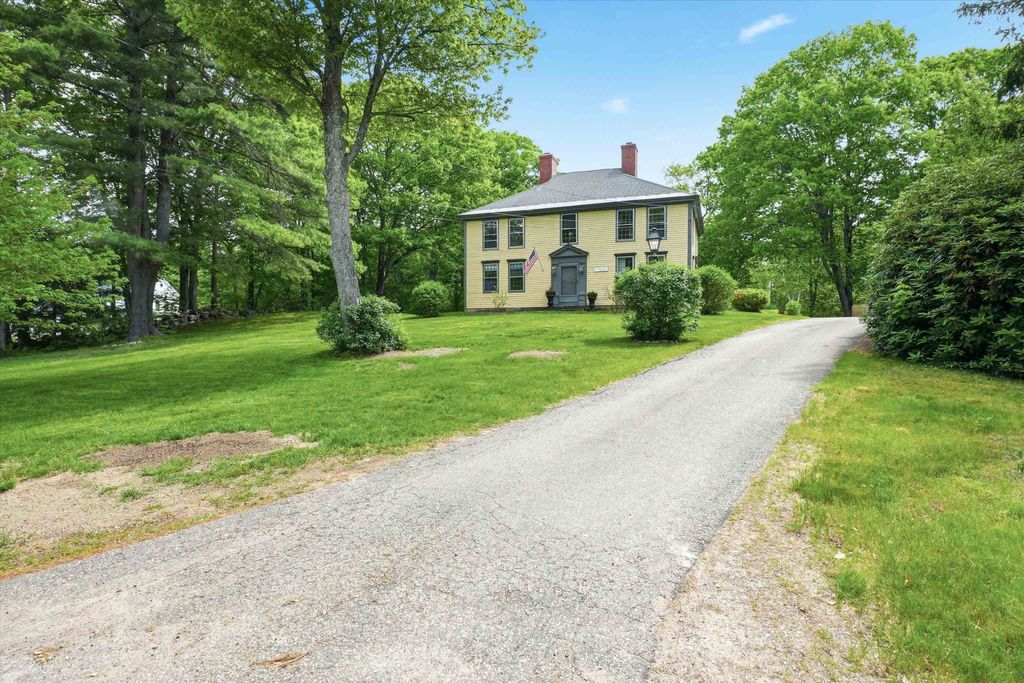 Photo of 20 Stark Hwy S HWY, Dunbarton, NH 03046 (MLS # 5091697)