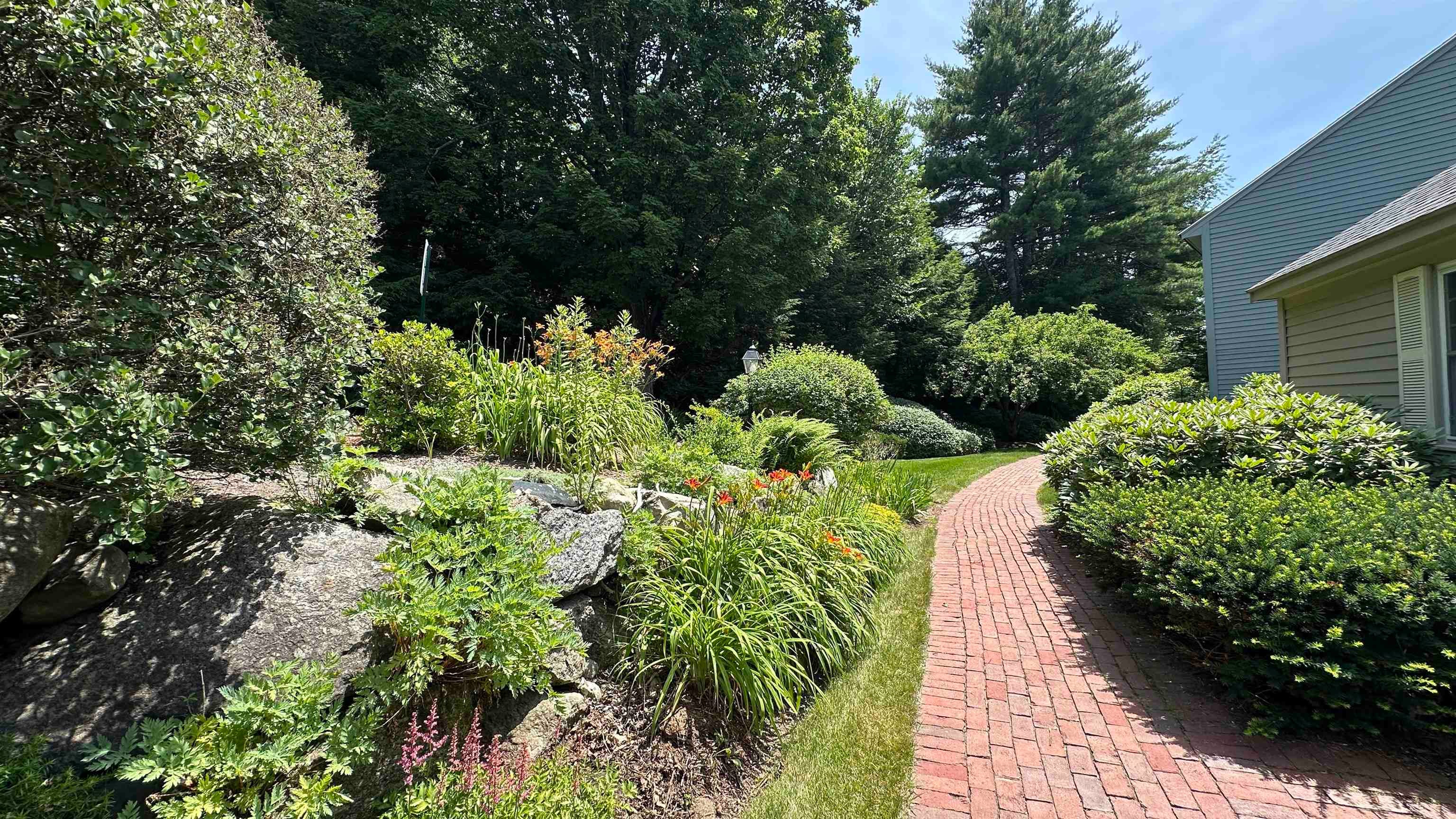 3 Governor Square