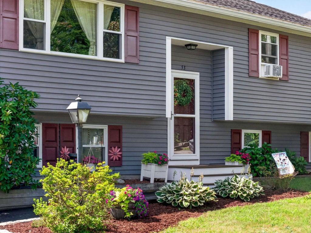 Photo of 53 Pine Hill Avenue, Goffstown, NH 03045 (MLS # 5105438)
