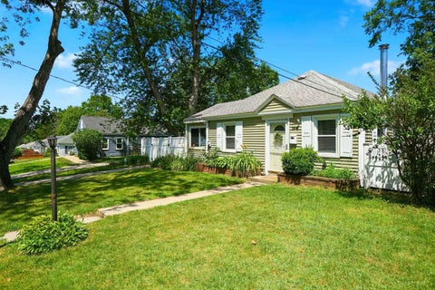 Photo of 194 Melrose Street, Manchester, NH 03109 (MLS # 5099252)