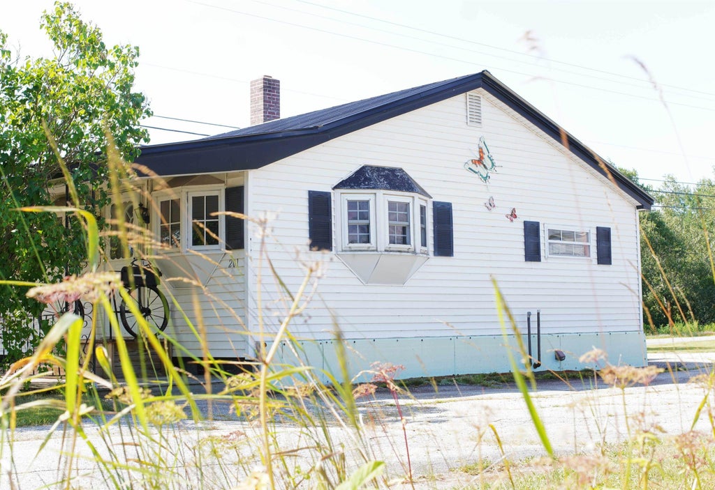 Photo of 201 State Street, Northumberland, NH 03582 (MLS # 5101455)