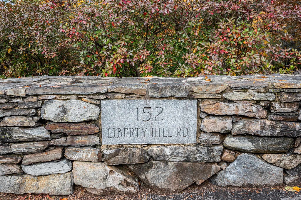 Photo of 152 Liberty Hill Road, Bedford, NH 03110 (MLS # 5114949)