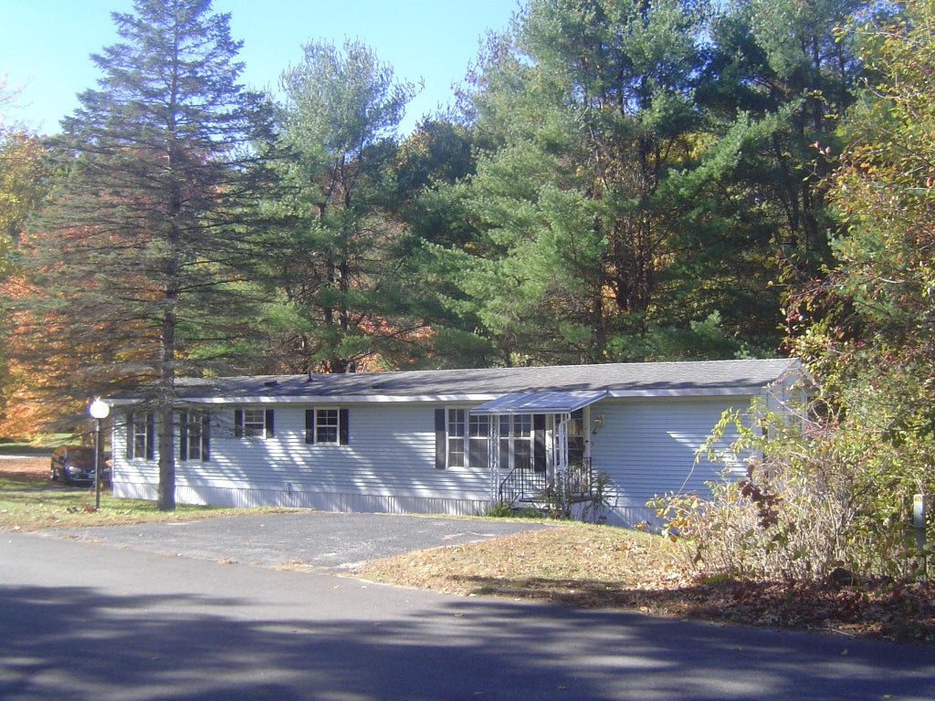 Photo of 4 Kyle Avenue, Hooksett, NH 03106 (MLS # 5115234)
