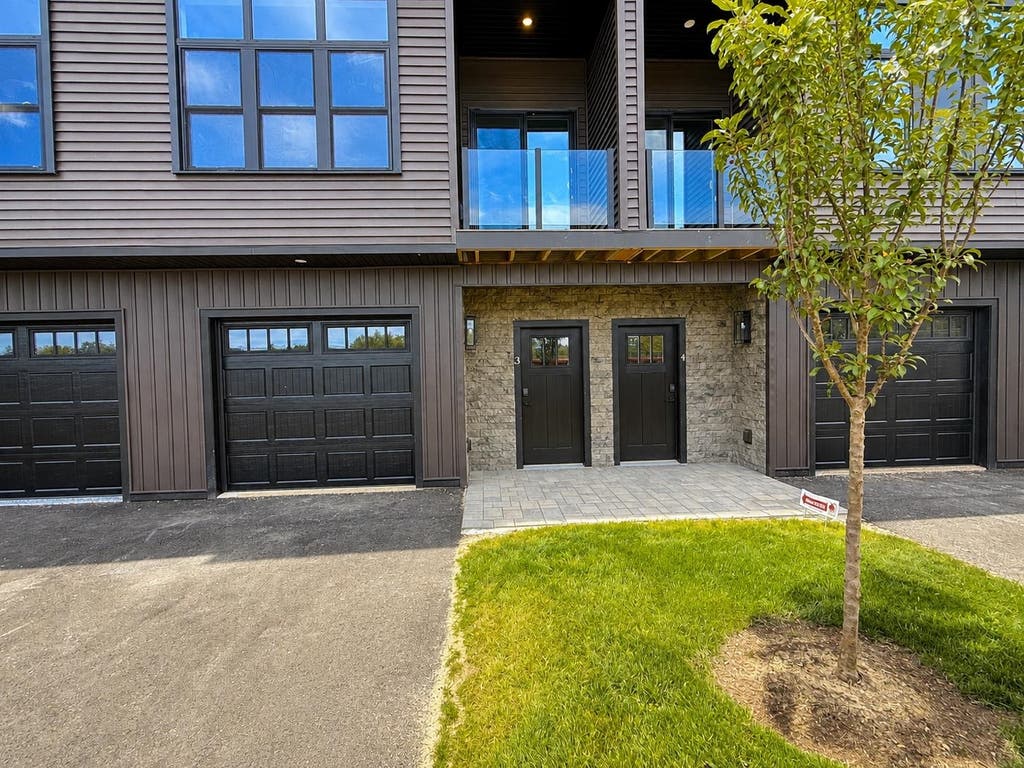 Photo of 12 Cobblestone Court #3, Laconia, NH 03246 (MLS # 5106345)