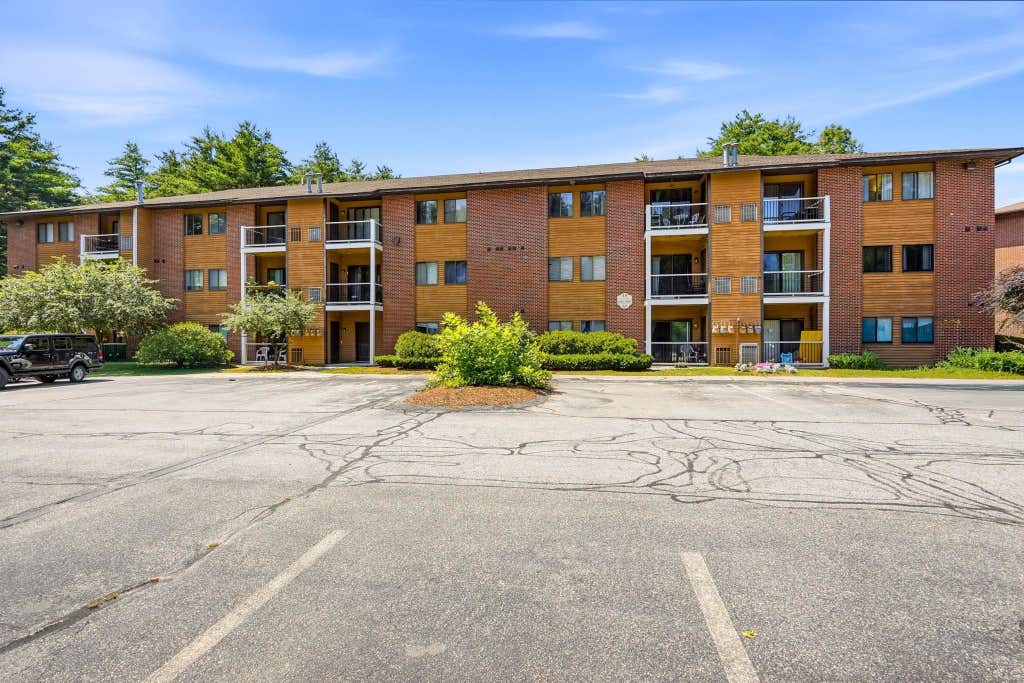 Photo of 19 Blackstone Drive #1914, Nashua, NH 03063 (MLS # 5101860)