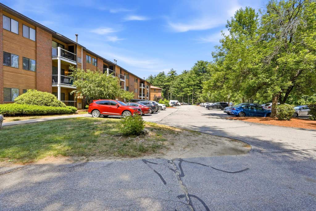 Photo of 19 Blackstone Drive #1914, Nashua, NH 03063 (MLS # 5101860)