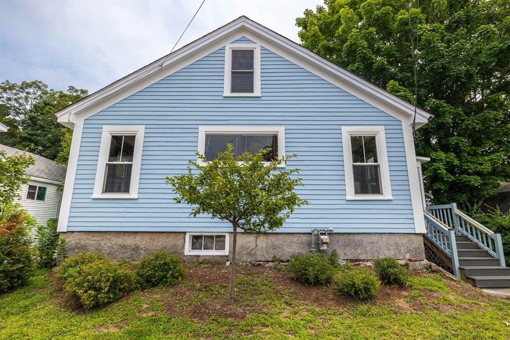 Photo of 17 Monroe Street, Concord, NH 03301 (MLS # 5102433)