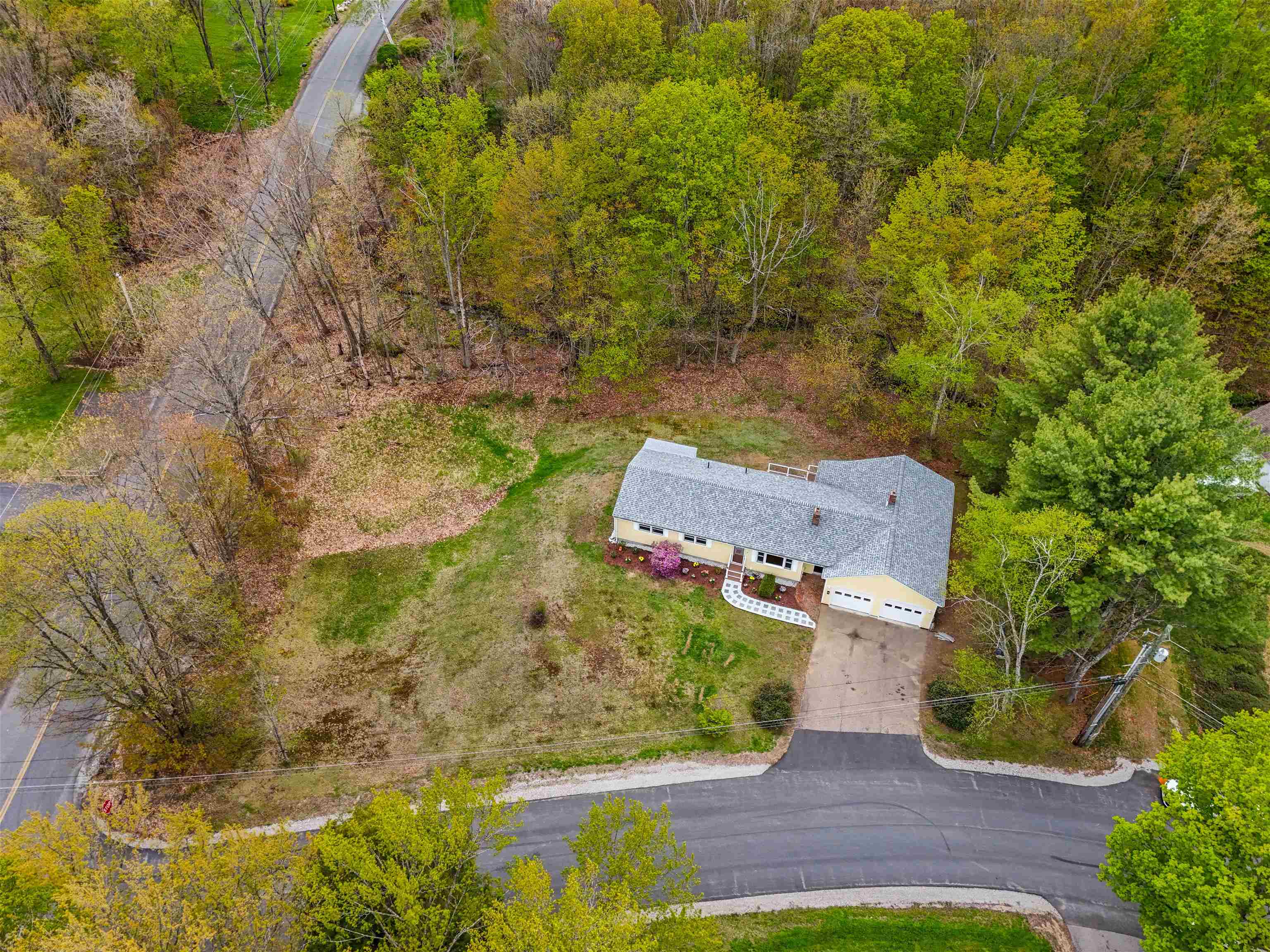 6 Colonial Drive