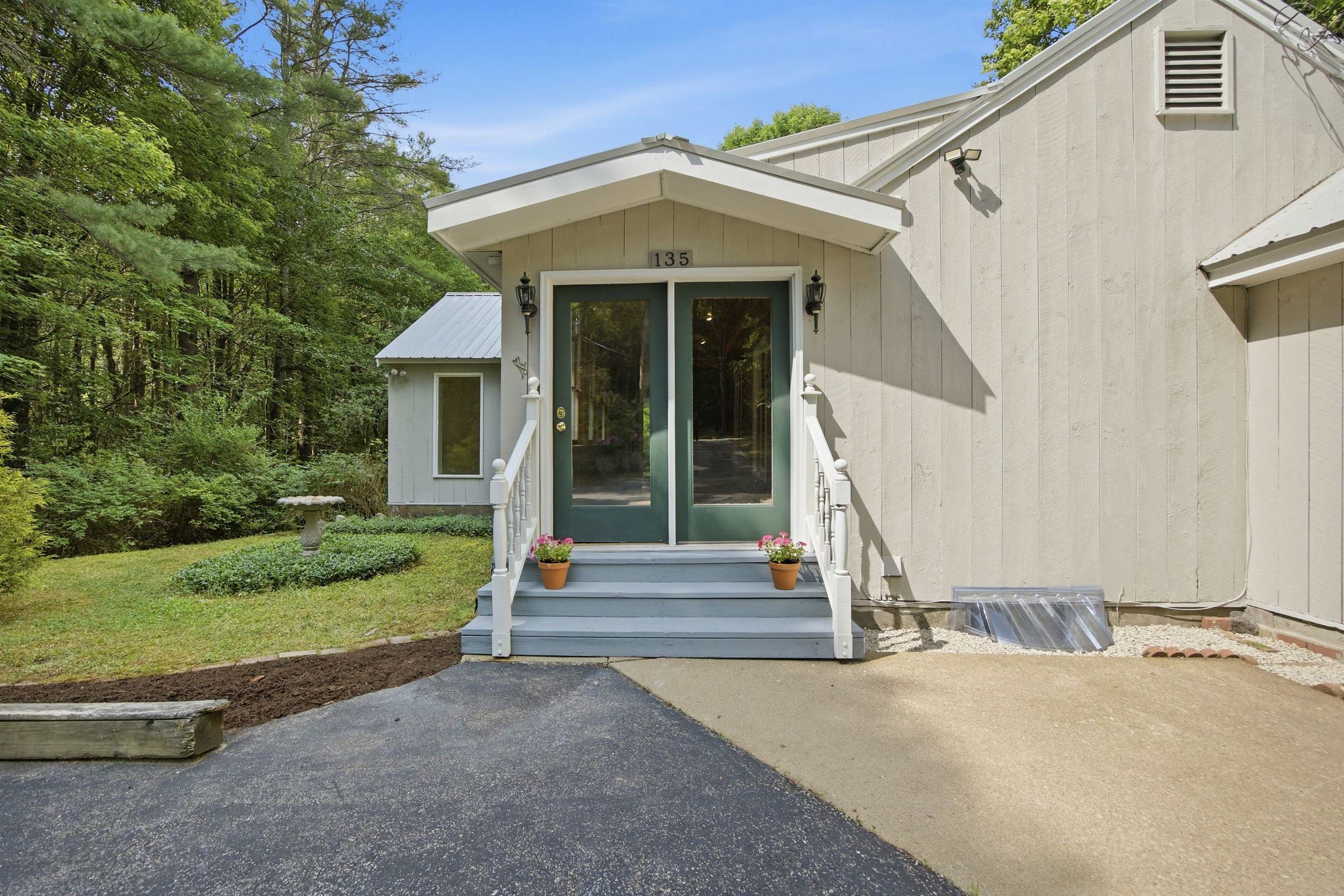 135 Lower Straw Road