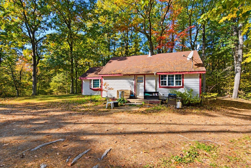 Photo of 232 Gulf Rd Road, Northwood, NH 03261 (MLS # 5114227)