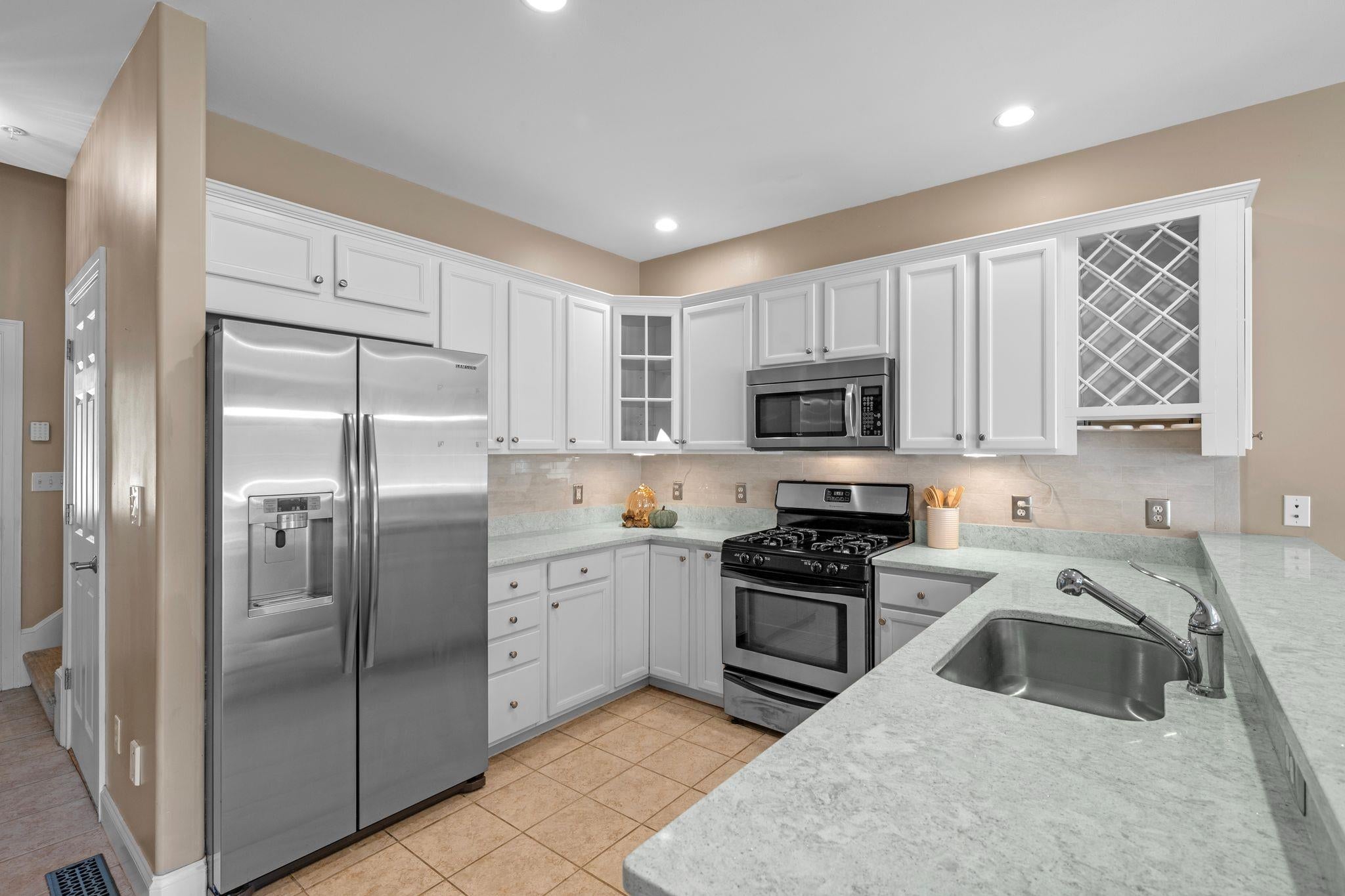 5 Pelton Way 8