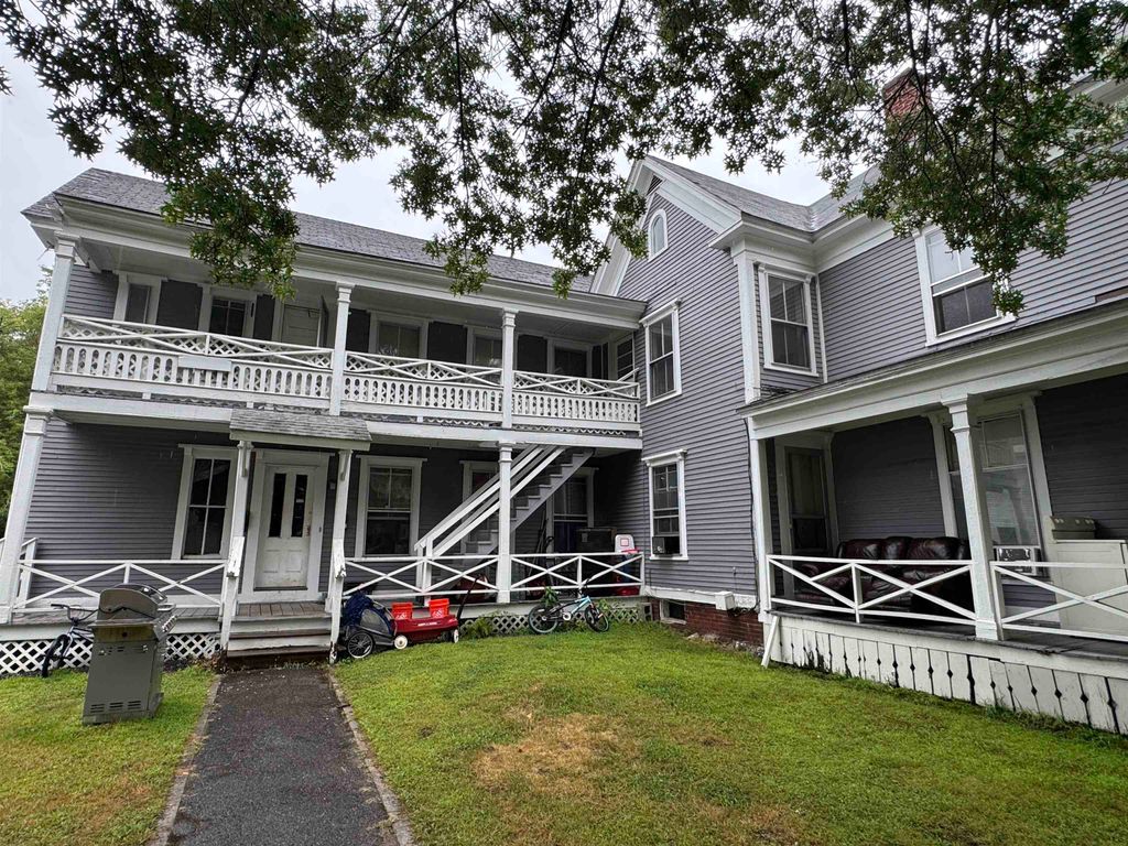 Photo of 154 Washington Street #3, Keene, NH 03431 (MLS # 5081990)