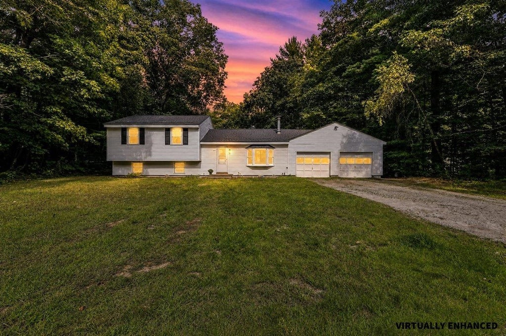 Photo of 62 Pine Ridge Road, Hillsborough, NH 03244 (MLS # 5107215)