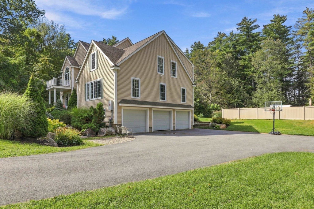 Photo of 11 Trimble Trail, Kensington, NH 03833 (MLS # 5111359)