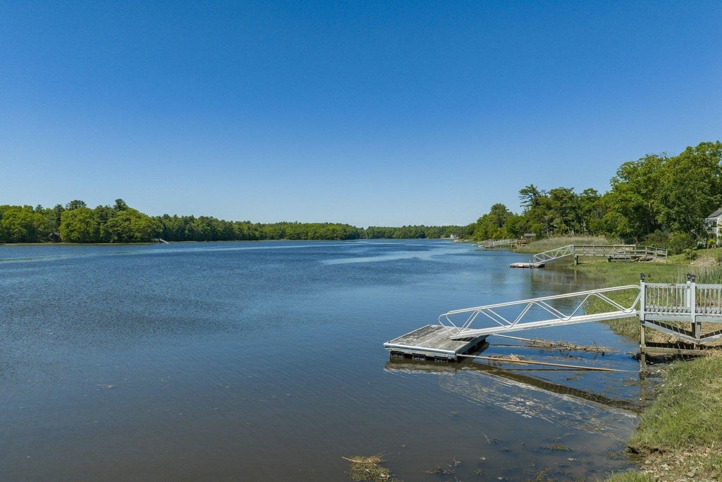 Photo of 177 Spur Road, Dover, NH 03820 (MLS # 5093412)