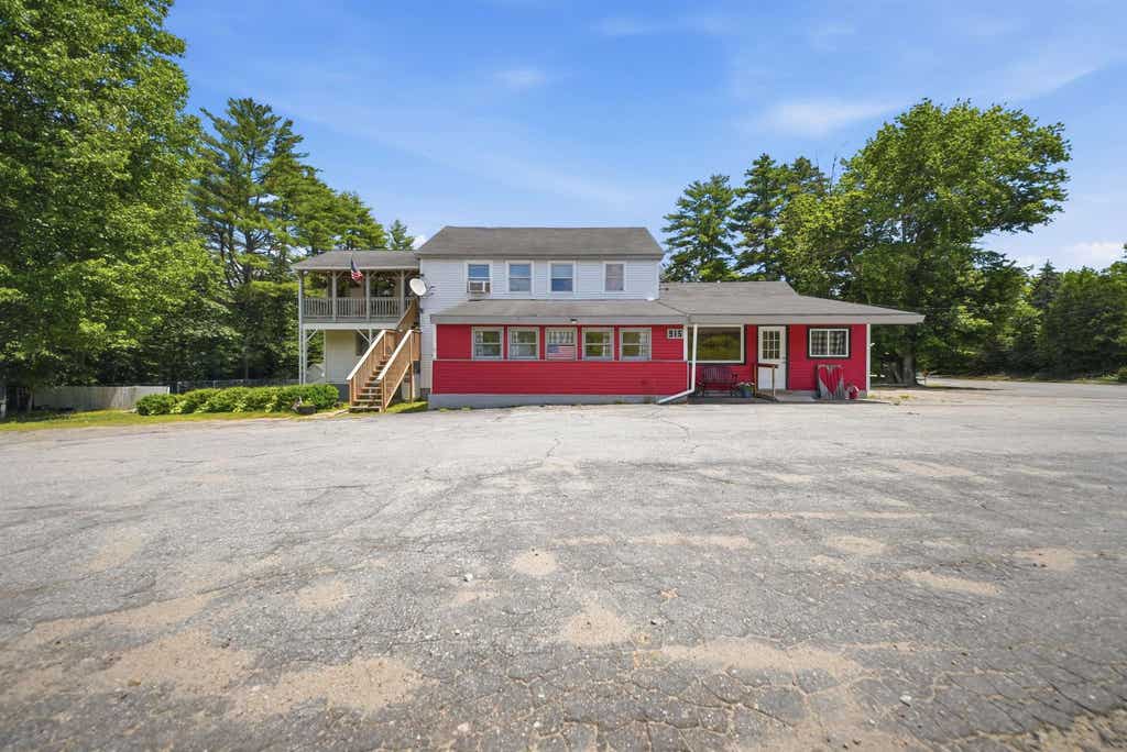 Photo of 915 Suncook Valley Road, Alton, NH 03809 (MLS # 5097148)