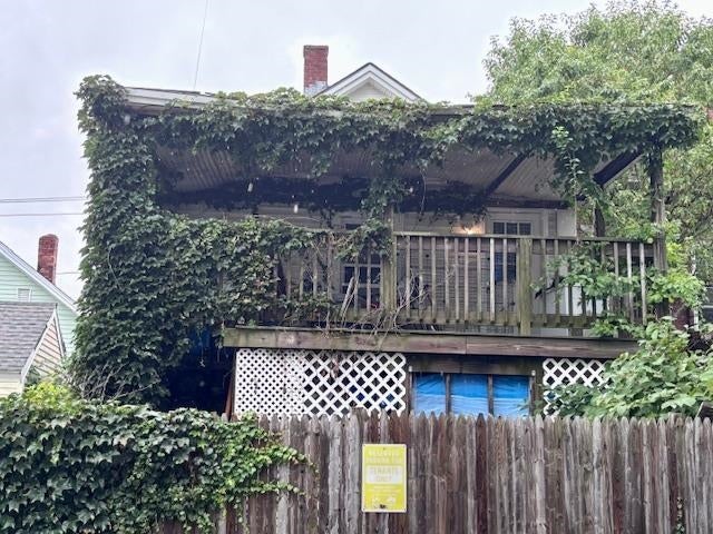 18-20 Maple Street