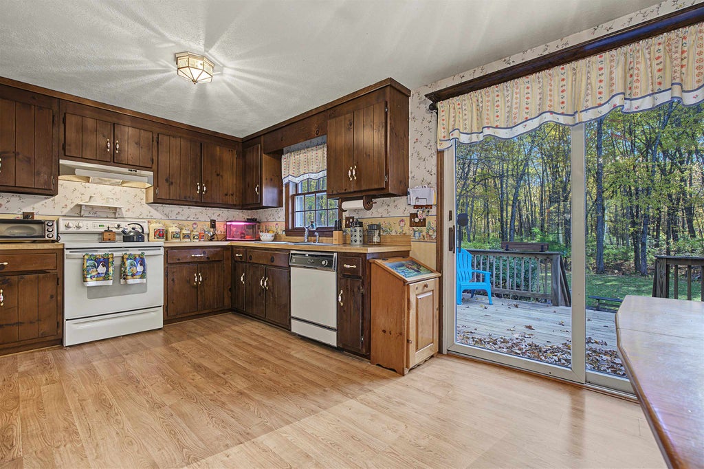 Photo of 5 Hovey Meadow Road, Atkinson, NH 03811 (MLS # 5115580)