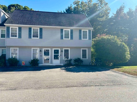 Photo of 35 Hawkstead Hollow, Nashua, NH 03063 (MLS # 5113352)