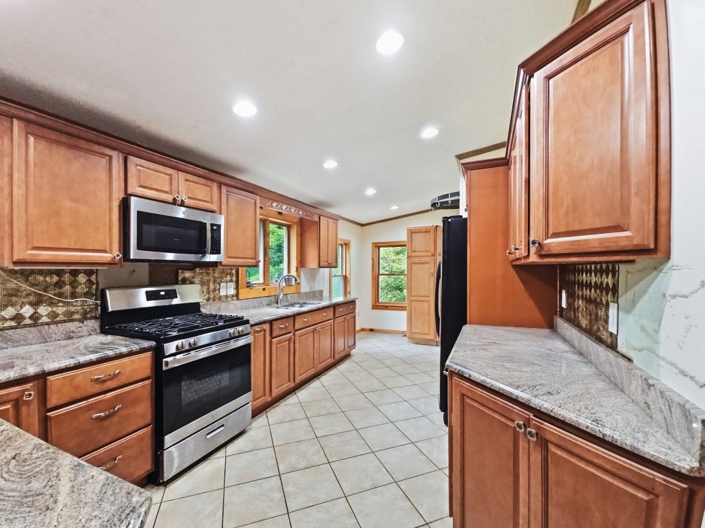 Photo of 10 Burt Hill Road, Winchester, NH 03470 (MLS # 5105670)