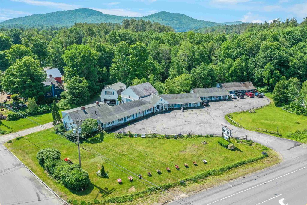 Photo of 626 West Main Street, Hillsborough, NH 03244 (MLS # 5092386)