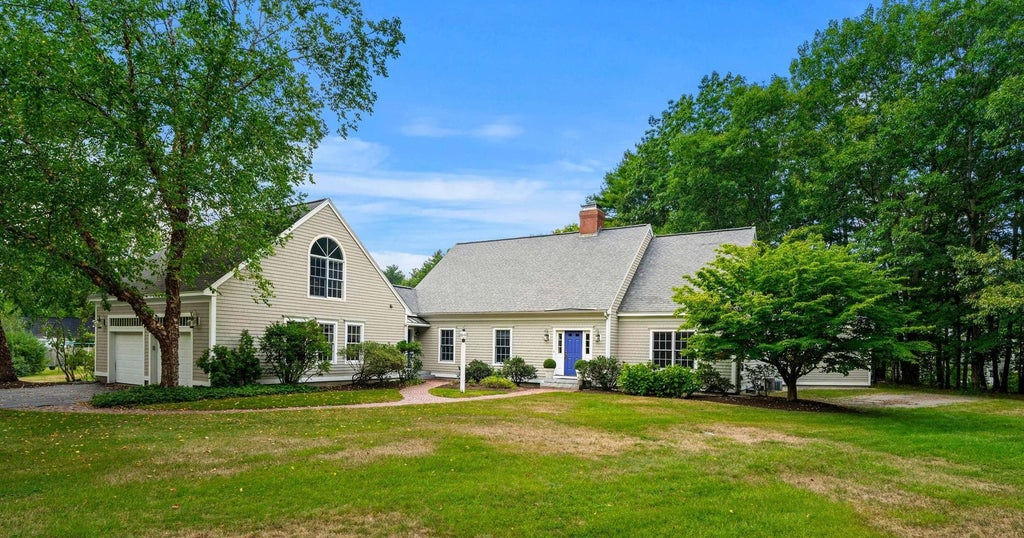 Photo of 21 Garland Road, Rye, NH 03870 (MLS # 5108204)