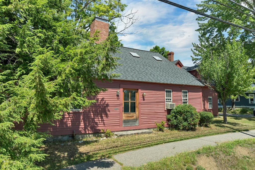 Photo of 42 Gilford Avenue, Laconia, NH 03246 (MLS # 5086868)