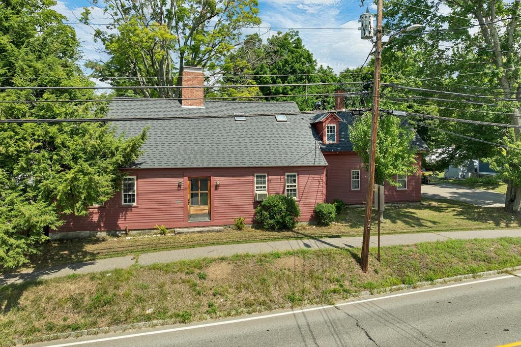 Photo of 42 Gilford Avenue, Laconia, NH 03246 (MLS # 5086868)