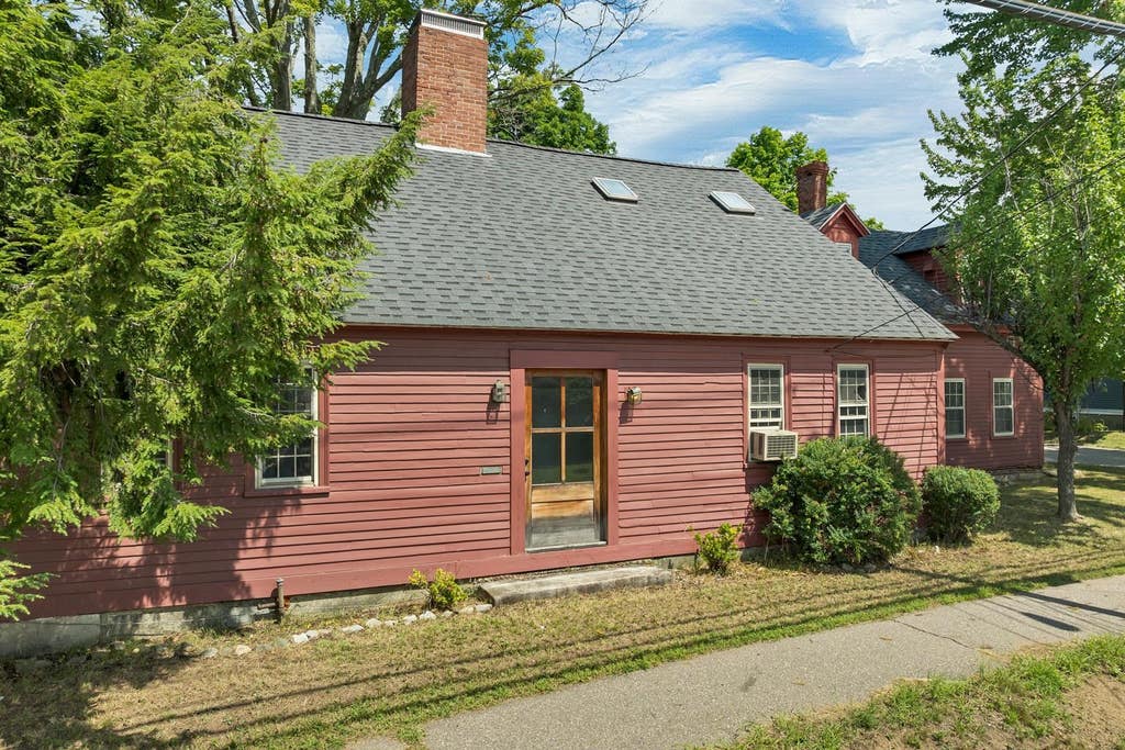 Photo of 42 Gilford Avenue, Laconia, NH 03246 (MLS # 5086868)