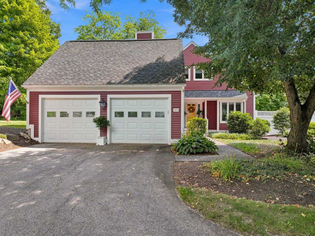 Photo of 203 Straw Hill Road, Manchester, NH 03104 (MLS # 5105581)