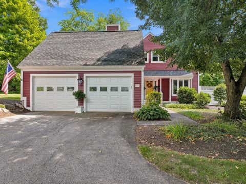 Photo of 203 Straw Hill Road, Manchester, NH 03104 (MLS # 5105581)