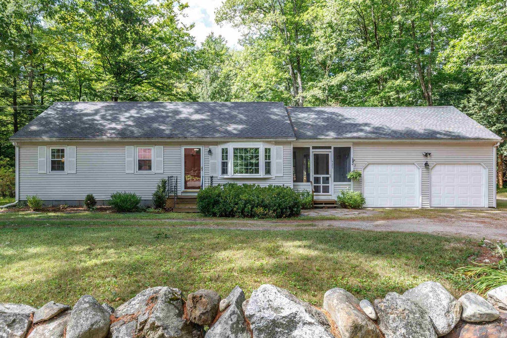 Photo of 525 Briar Hill Road, Hopkinton, NH 03229 (MLS # 5108963)