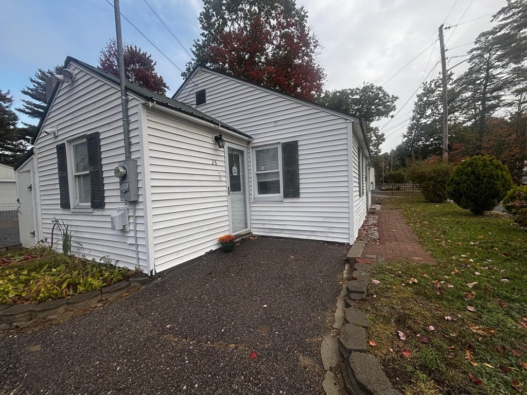 Photo of 28 Circle Drive, Meredith, NH 03253 (MLS # 5114355)