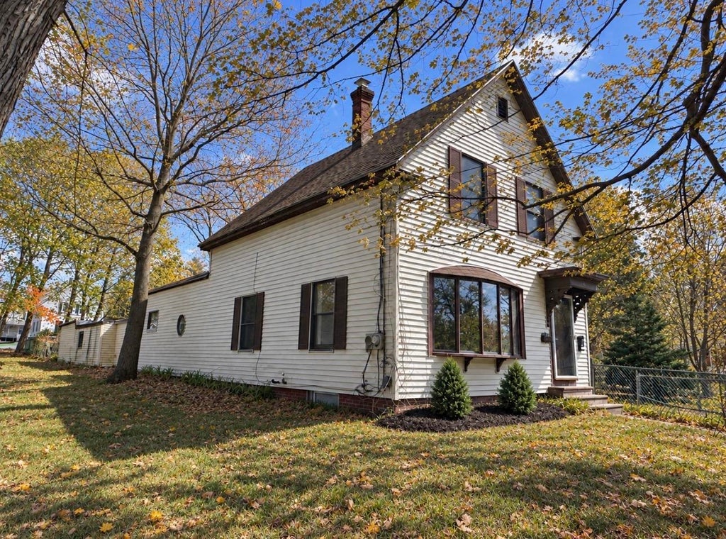 Photo of 16 Norton Street, Derry, NH 03038 (MLS # 5115102)