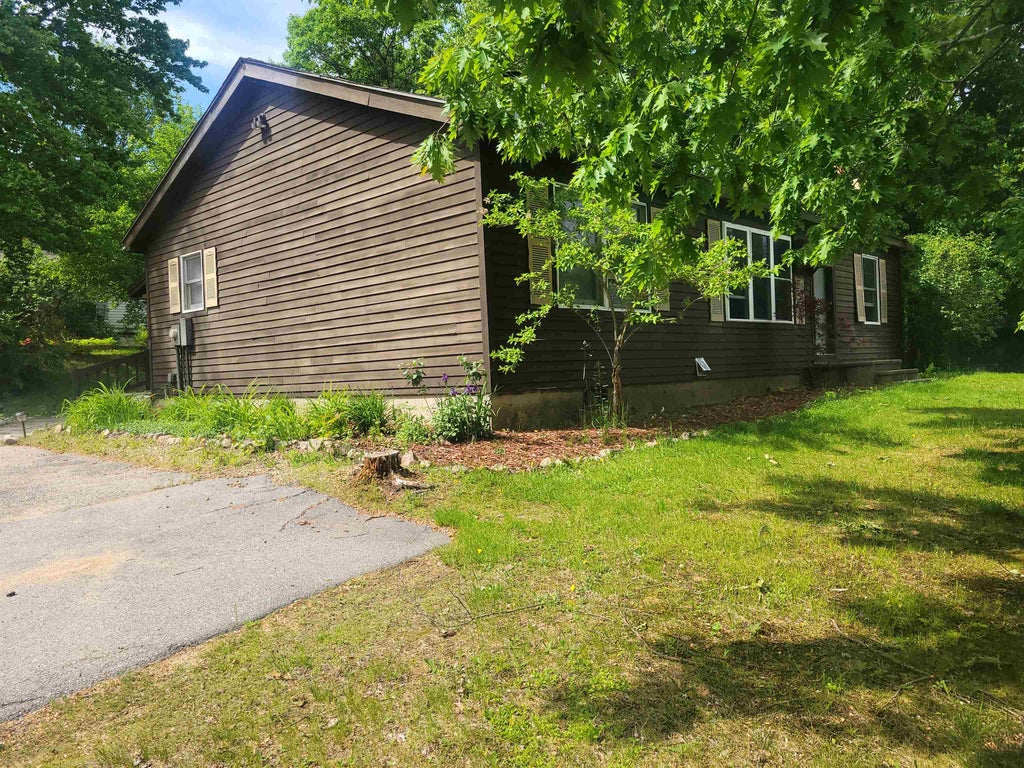Photo of 12 Chestnut Circle, Loudon, NH 03307 (MLS # 5080661)
