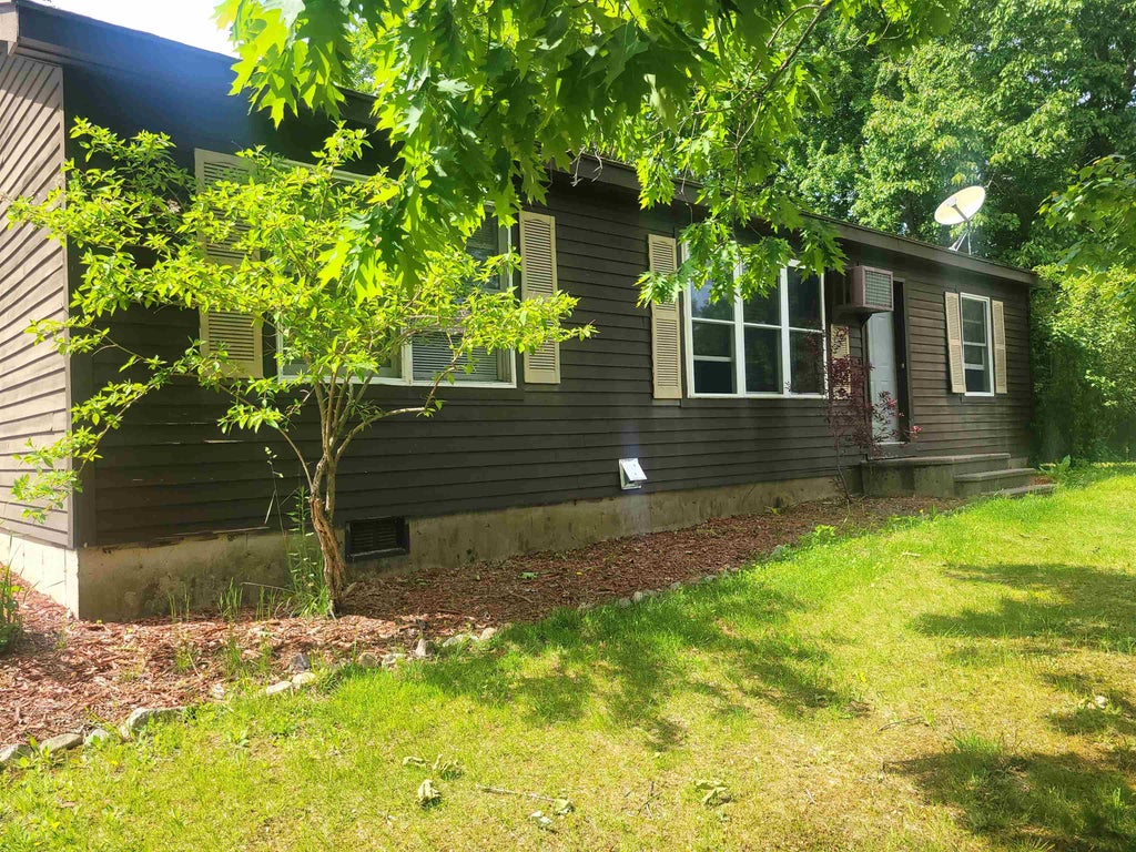 Photo of 12 Chestnut Circle, Loudon, NH 03307 (MLS # 5080661)