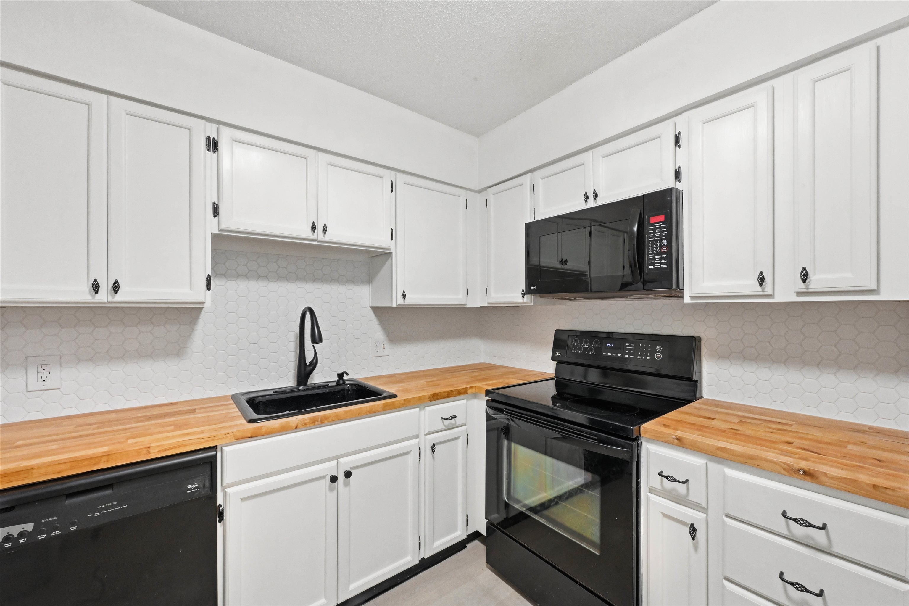100 Kennedy Drive 39