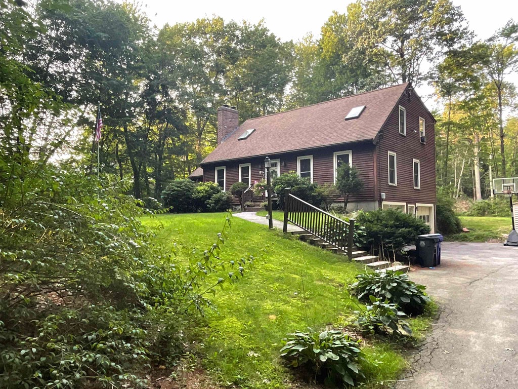 Photo of 81 Wheel Wright Road, Hampstead, NH 03841 (MLS # 5110690)