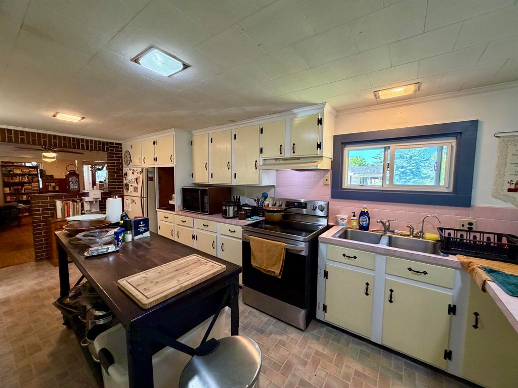 Photo of 61 Maple Street, Somersworth, NH 03878 (MLS # 5094352)