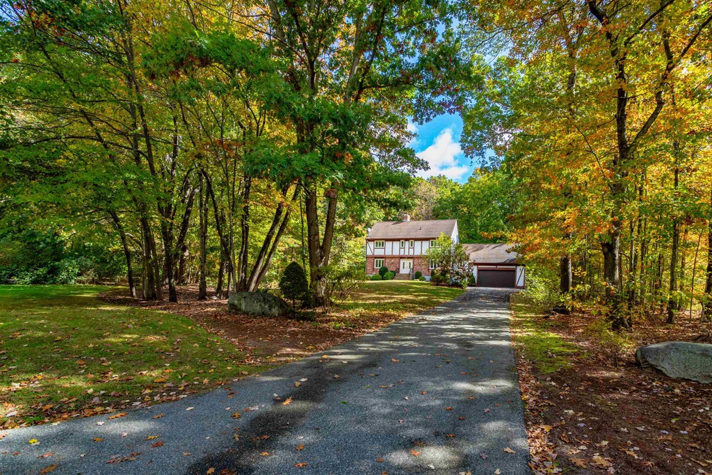 Photo of 23 Golden Oaks Drive, Salem, NH 03079 (MLS # 5113585)