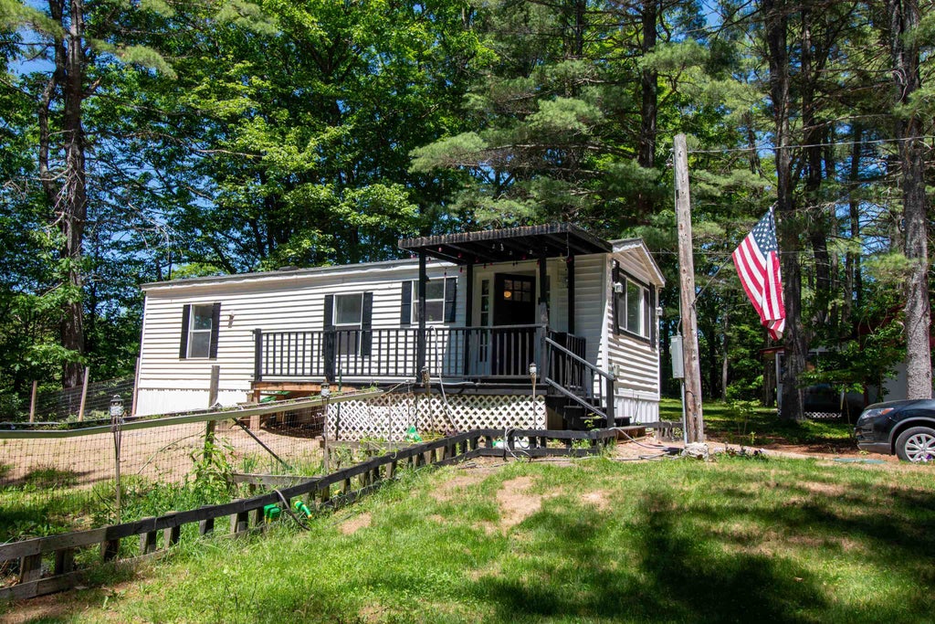 Photo of 22 Aspen Lane, Danbury, NH 03230 (MLS # 5094030)