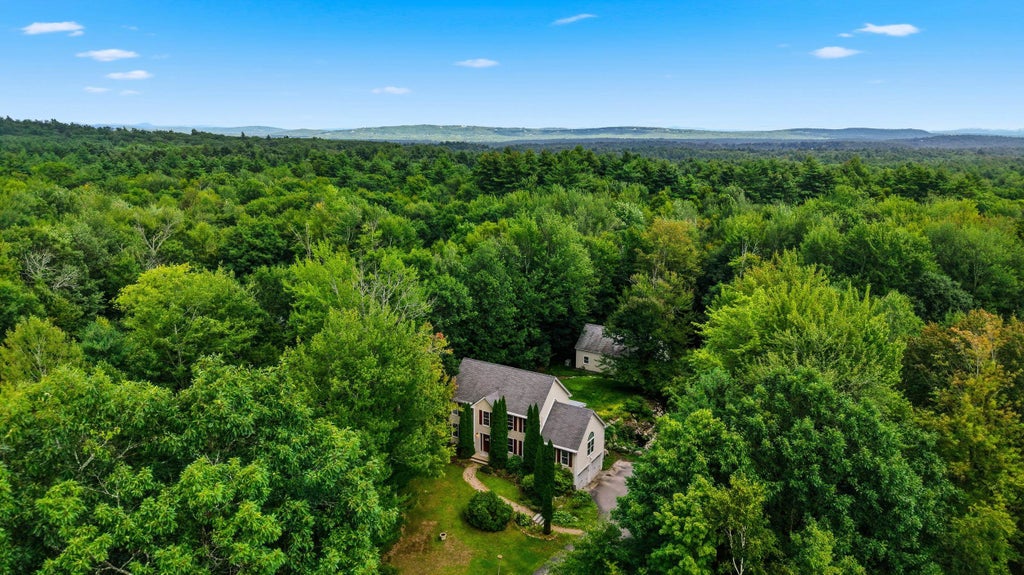 Photo of 28 Chelsea Court, Henniker, NH 03242 (MLS # 5105264)