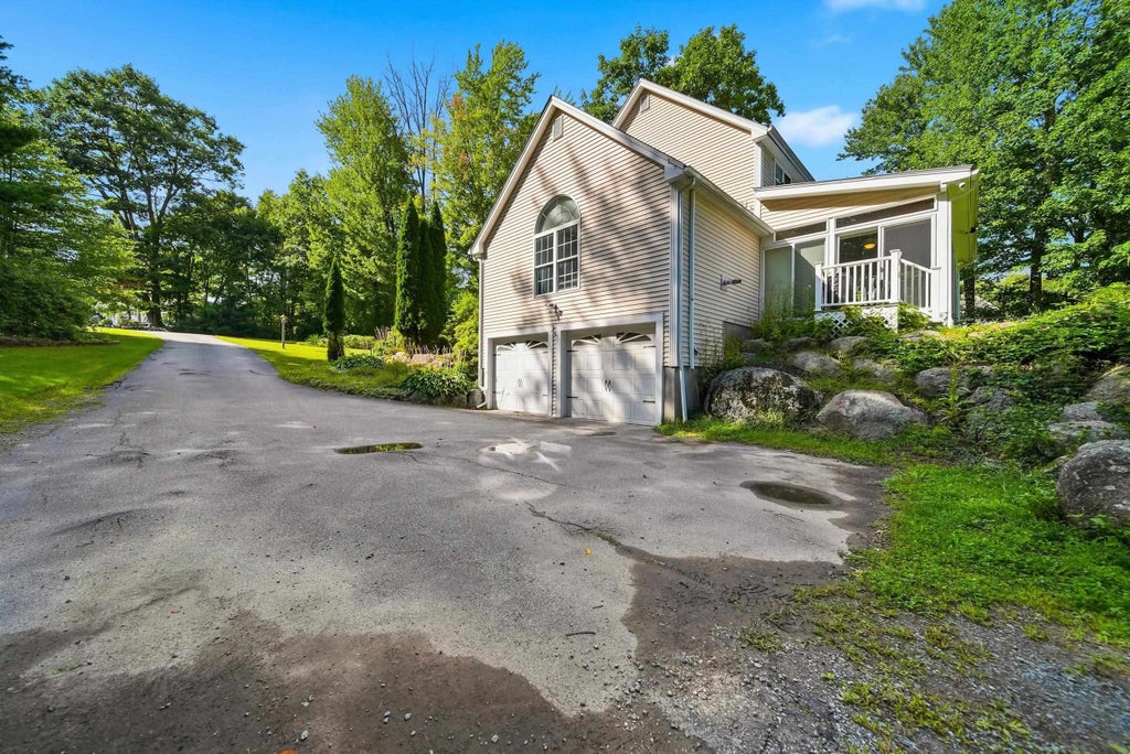 Photo of 28 Chelsea Court, Henniker, NH 03242 (MLS # 5105264)