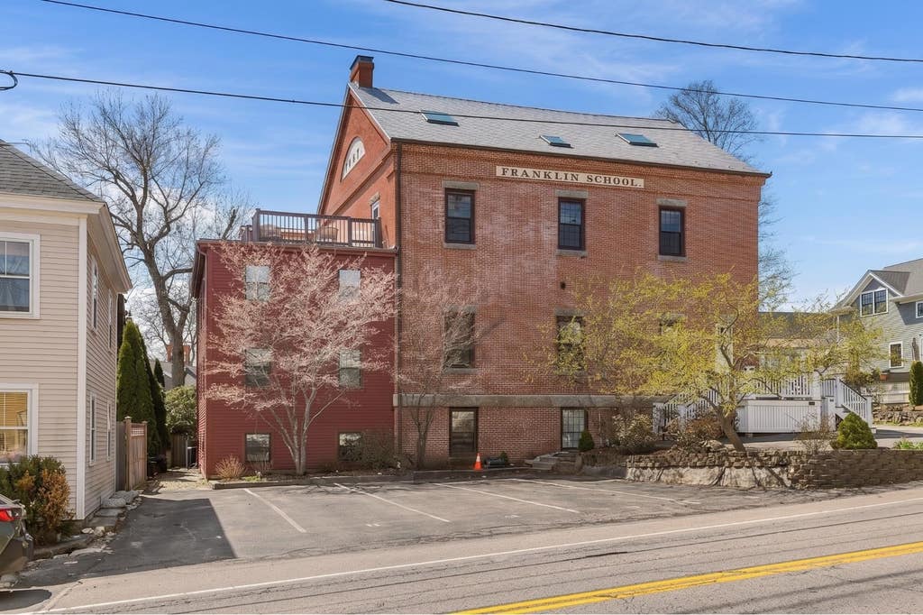 Photo of 348 Maplewood Avenue #1, Portsmouth, NH 03801 (MLS # 5087225)