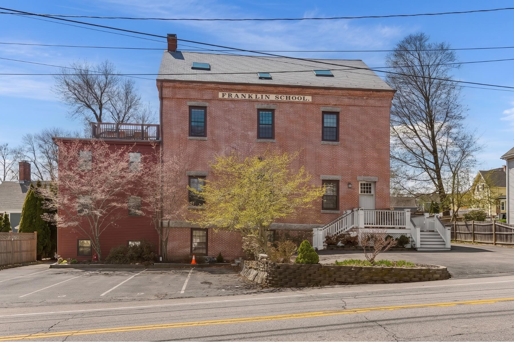 348 Maplewood Avenue 1